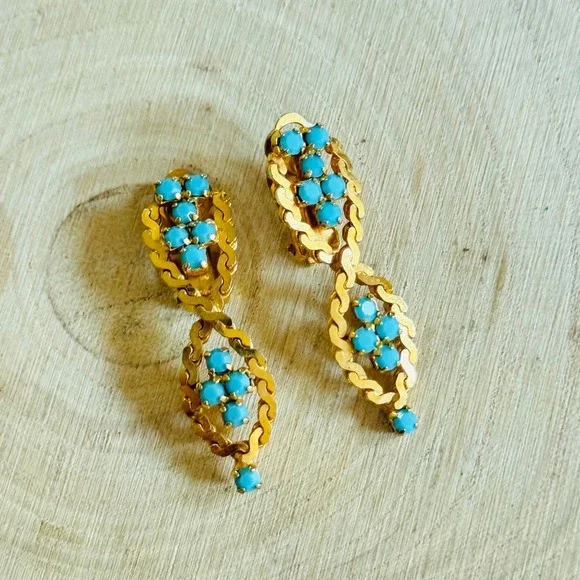 Regal Earrings VTG Blue robin egg rhinestone Gold Tone jeweled Clip dangle 2